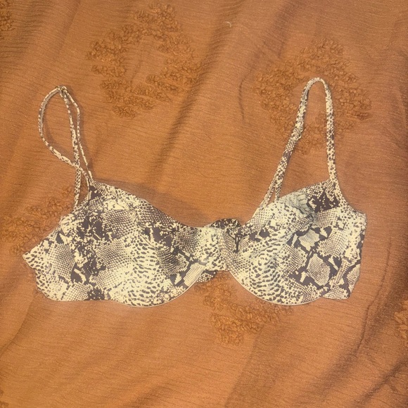 Monday Swimwear, 3 piece set, mediums, snakeskin - Picture 4 of 11